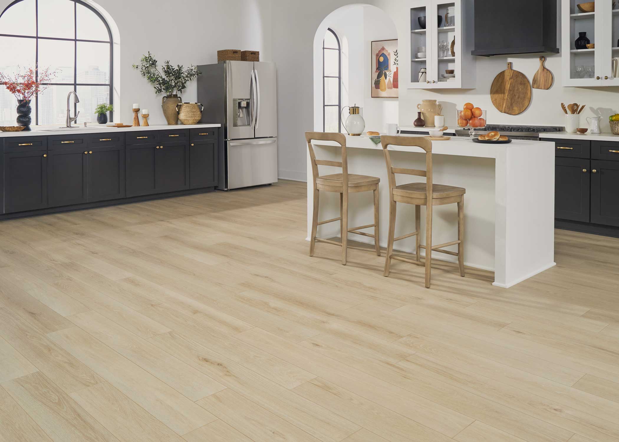 8mm w/pad Goldfinch Oak Water-Resistant Hybrid Resilient Flooring - Sample - Image 2